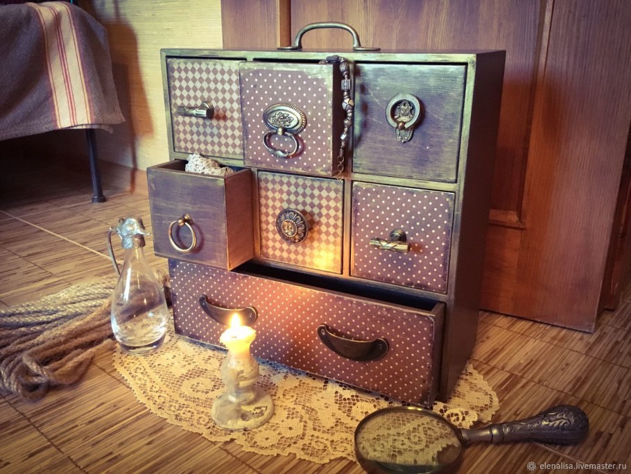 Старая мебель в интерьере