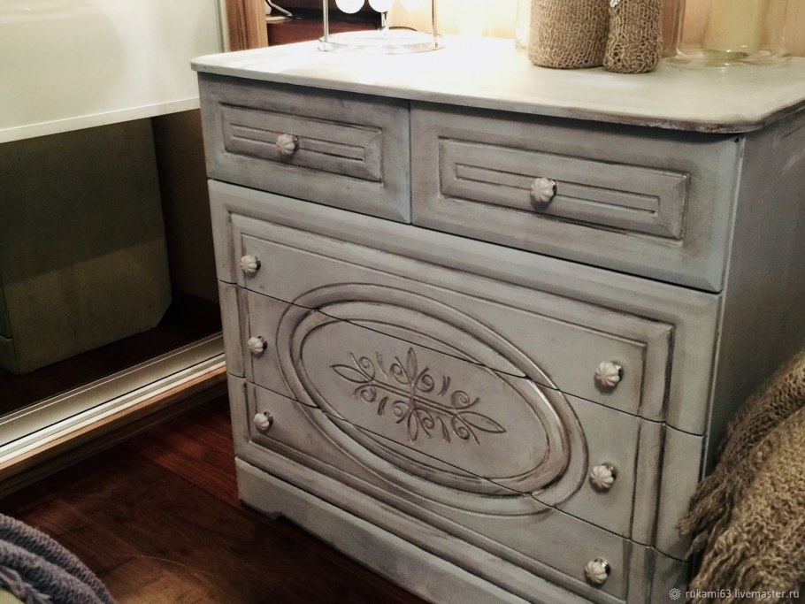 Fabian Smith расписные комоды