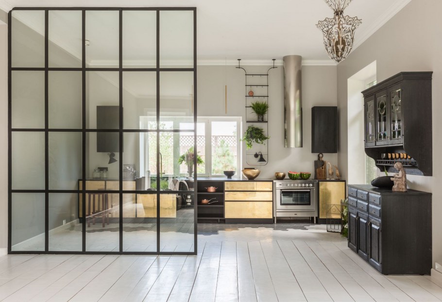 Стеклянные перегородки латунь