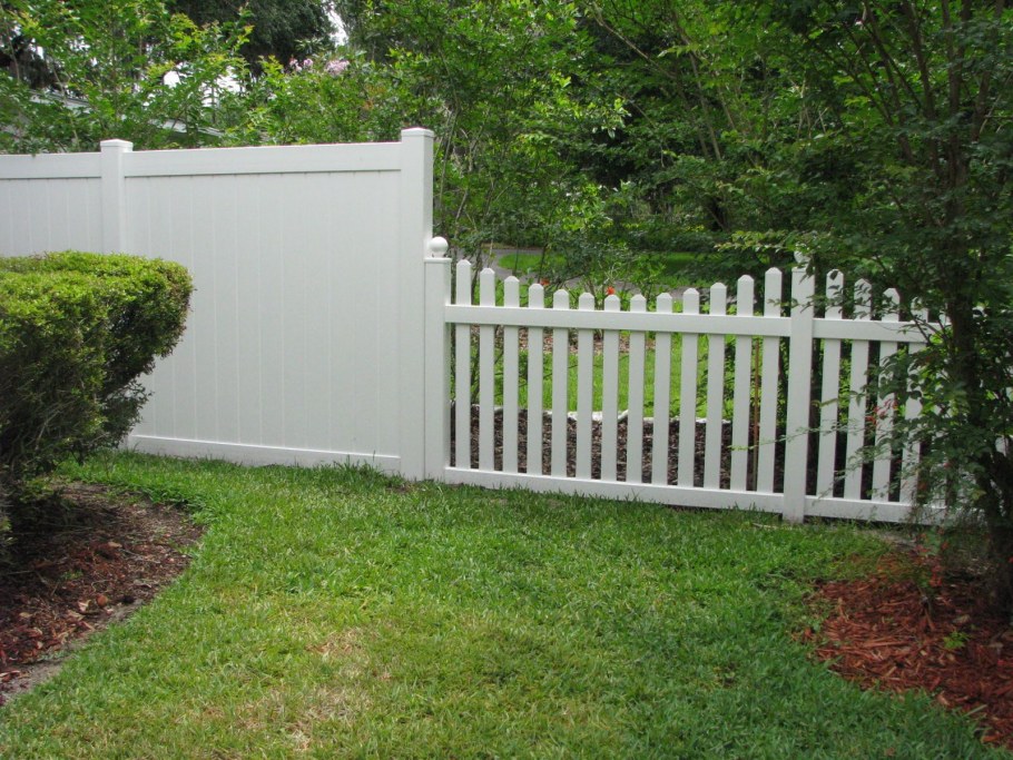 Белый забор в американском стиле