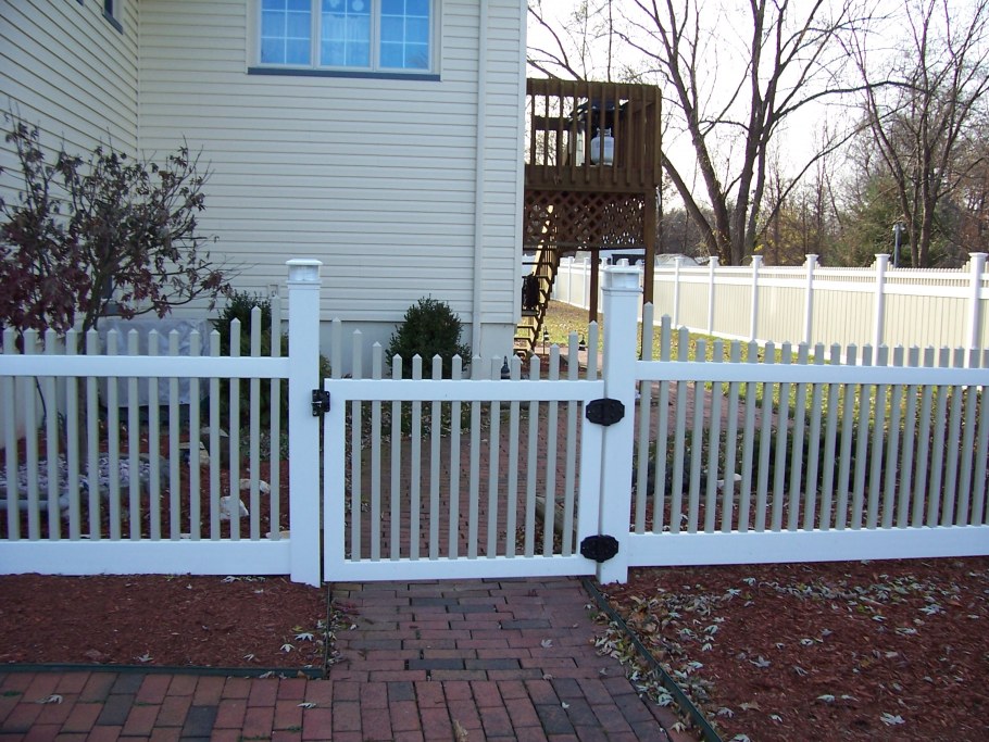 Забор в американском стиле