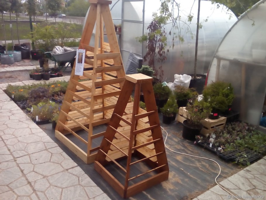 Горка для цветов