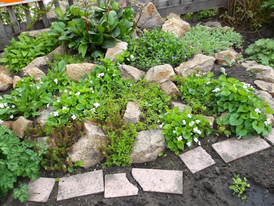 Клумба трехъярусная Альпийская