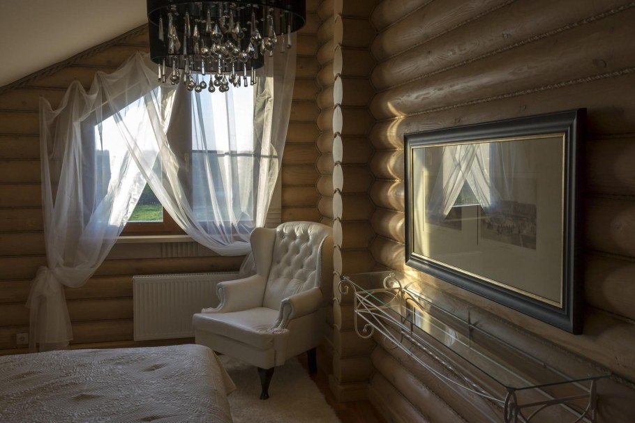Шторы в деревянный дом из бревна