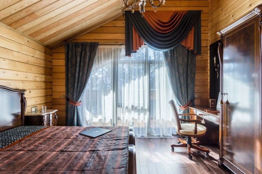 Гостиная в оцилиндрованном доме