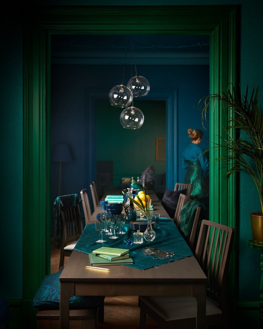 Изумрудно зеленый цвет в интерьере