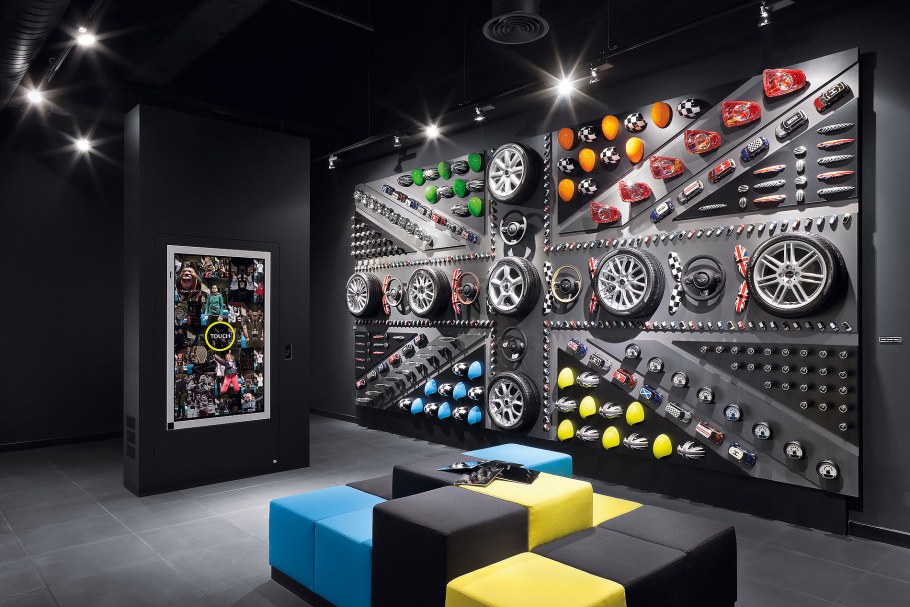 Автозапчасти интерьер