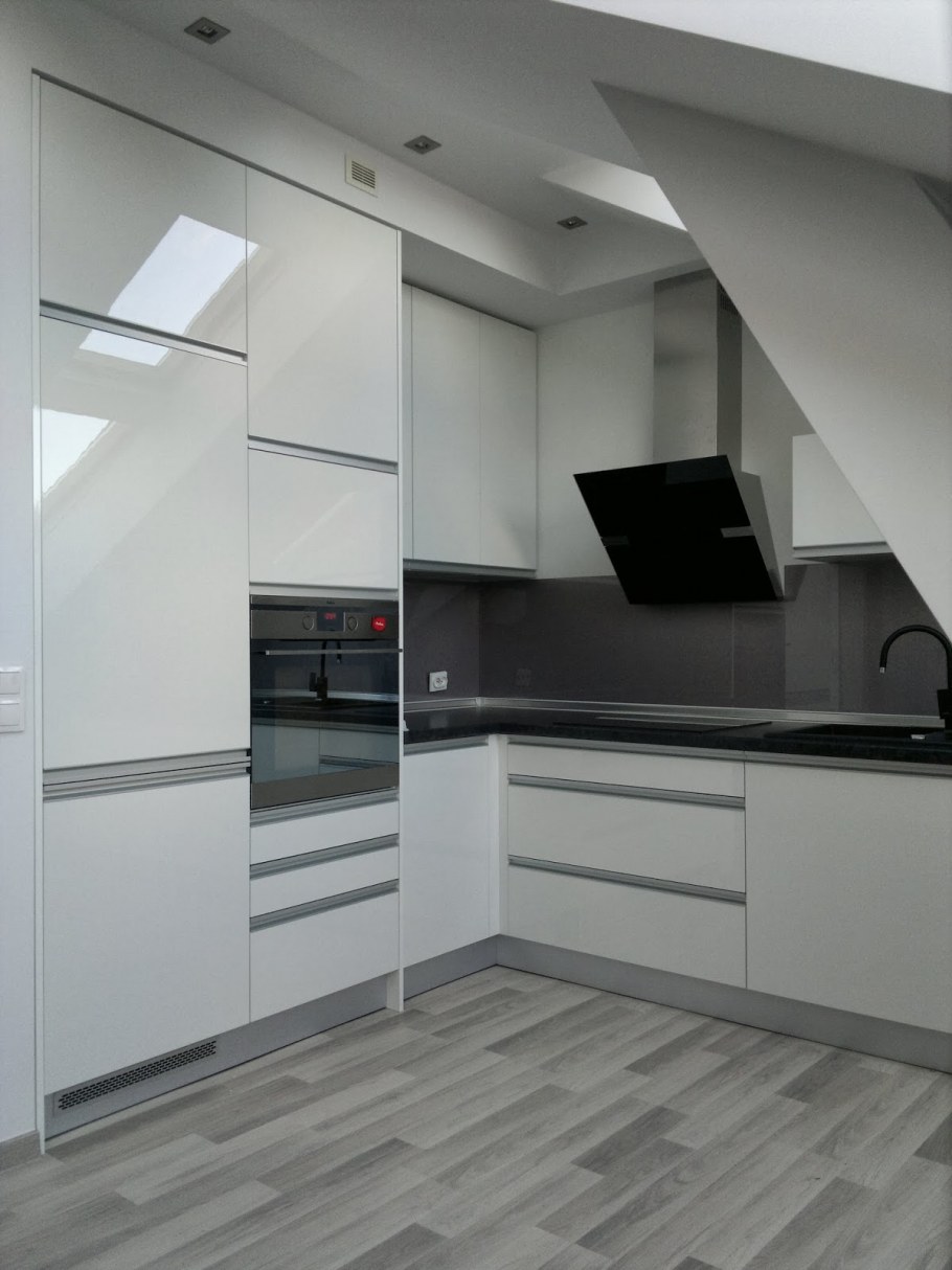 Ручка-профиль Schuco черная двухуровневая кухня