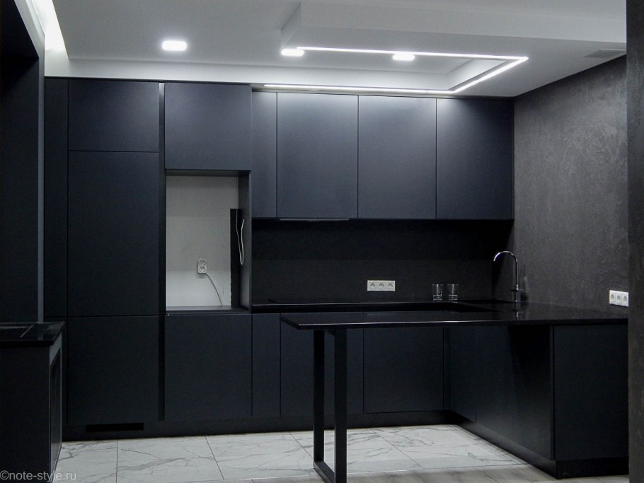 Современный кухонный гарнитур