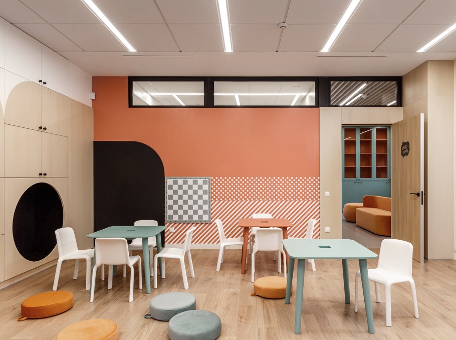 Дизайн интерьер семейного клуба