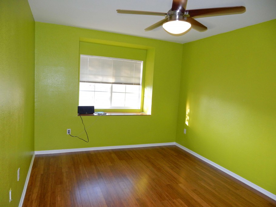 Водоэмульсионная краска зеленая