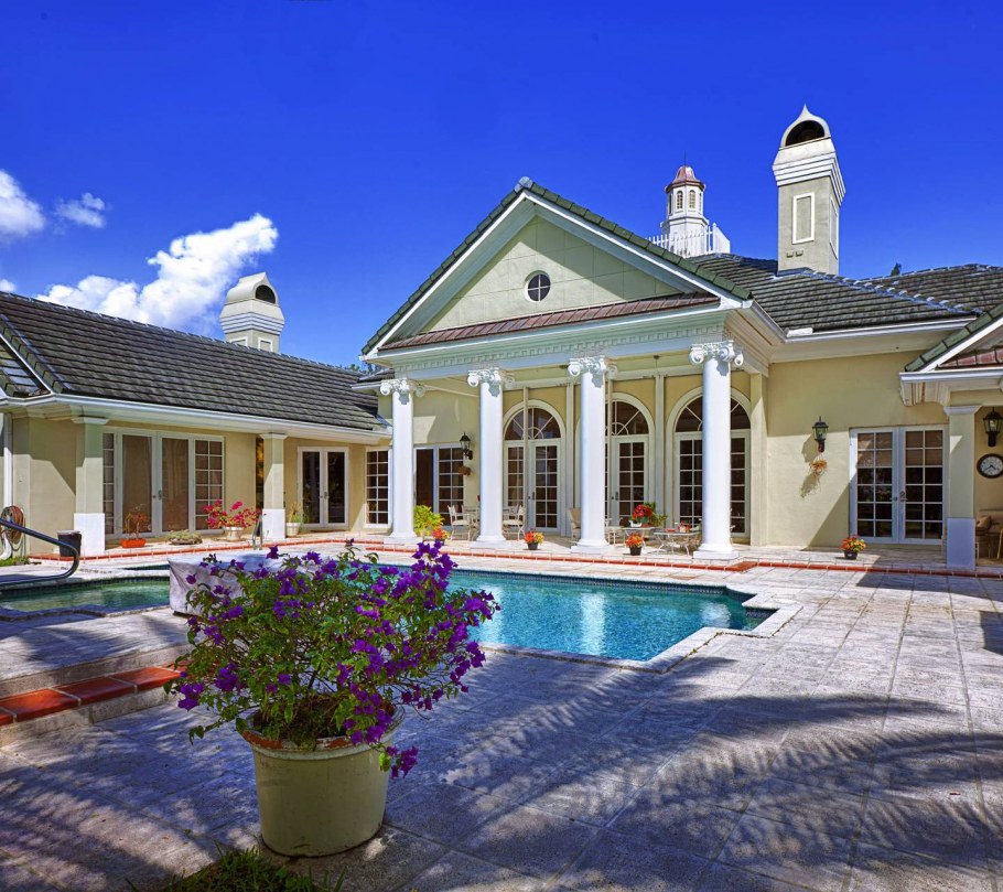 Красивый дом