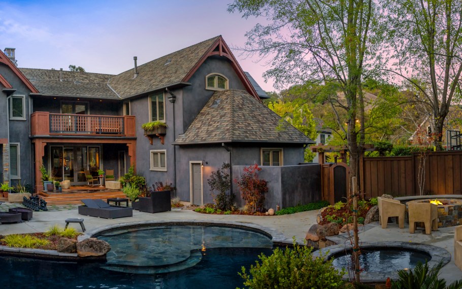 Красивые дома в городе