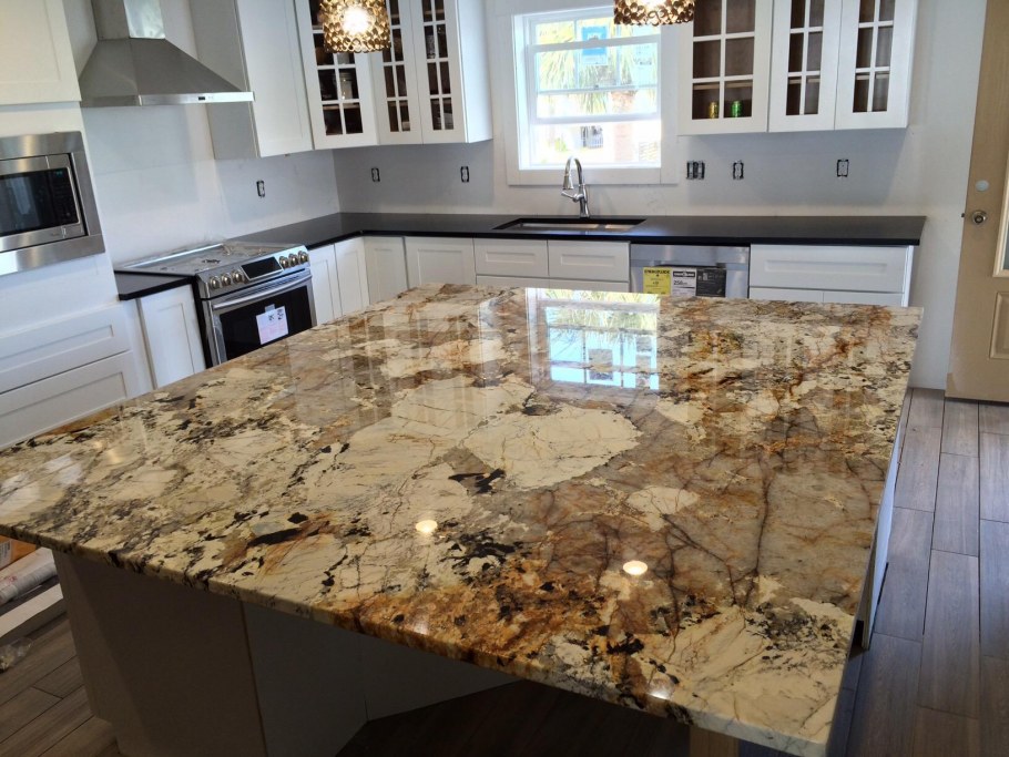 Натуральный камень интерьер лофт