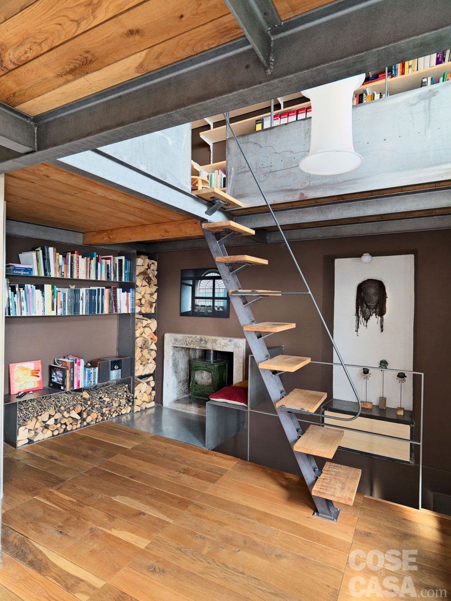 Антресоль в двухуровневой квартире