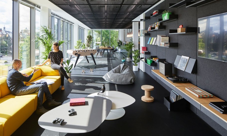 Лаунж зона в офисе