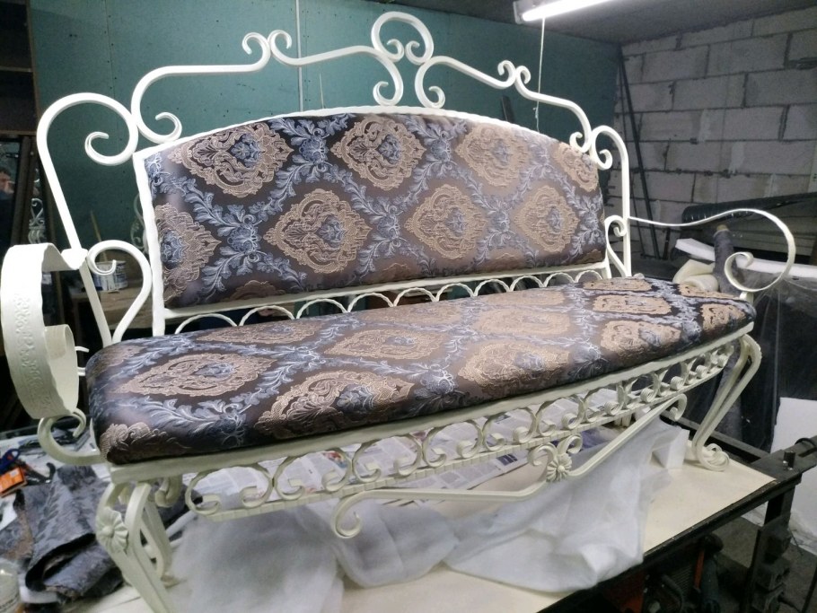 Кованый диванчик