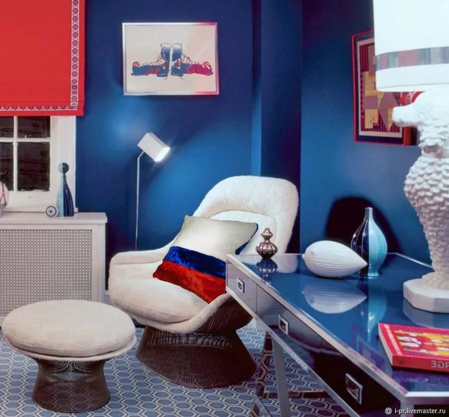 Сочетания красного и синего в интерьере и одежде