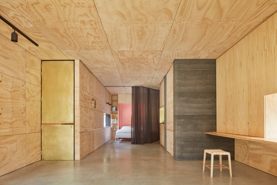 Фанера в интерьере дома