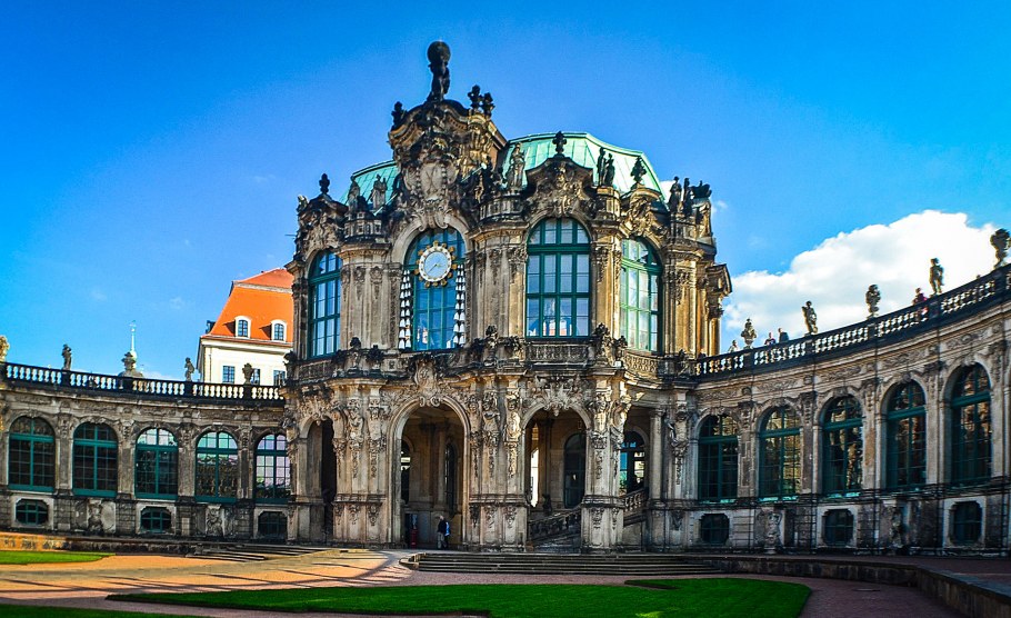 Дворец Цвингер в Дрездене