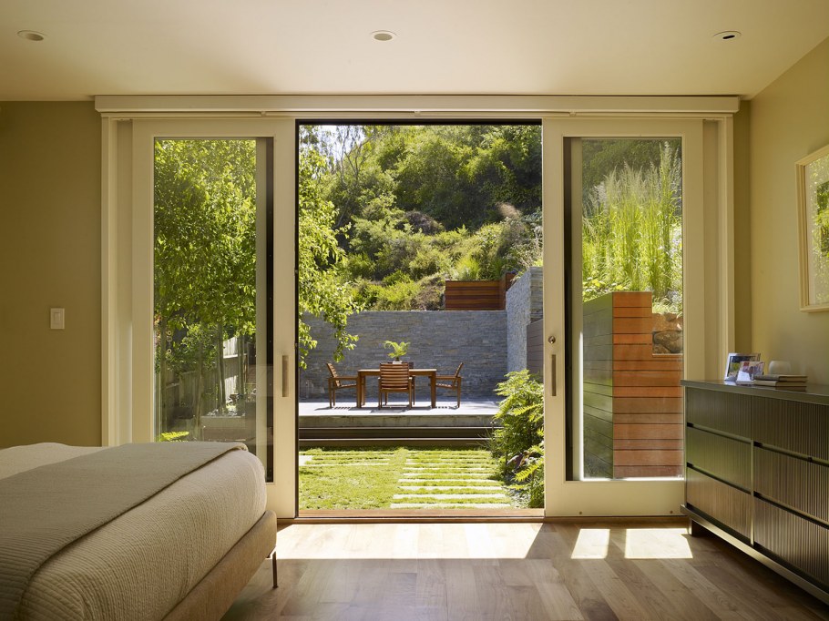 Раздвижные двери на террасу