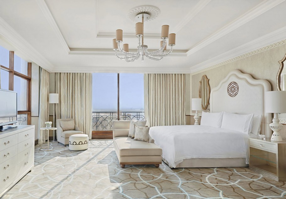 Гостиная с панорамными окнами