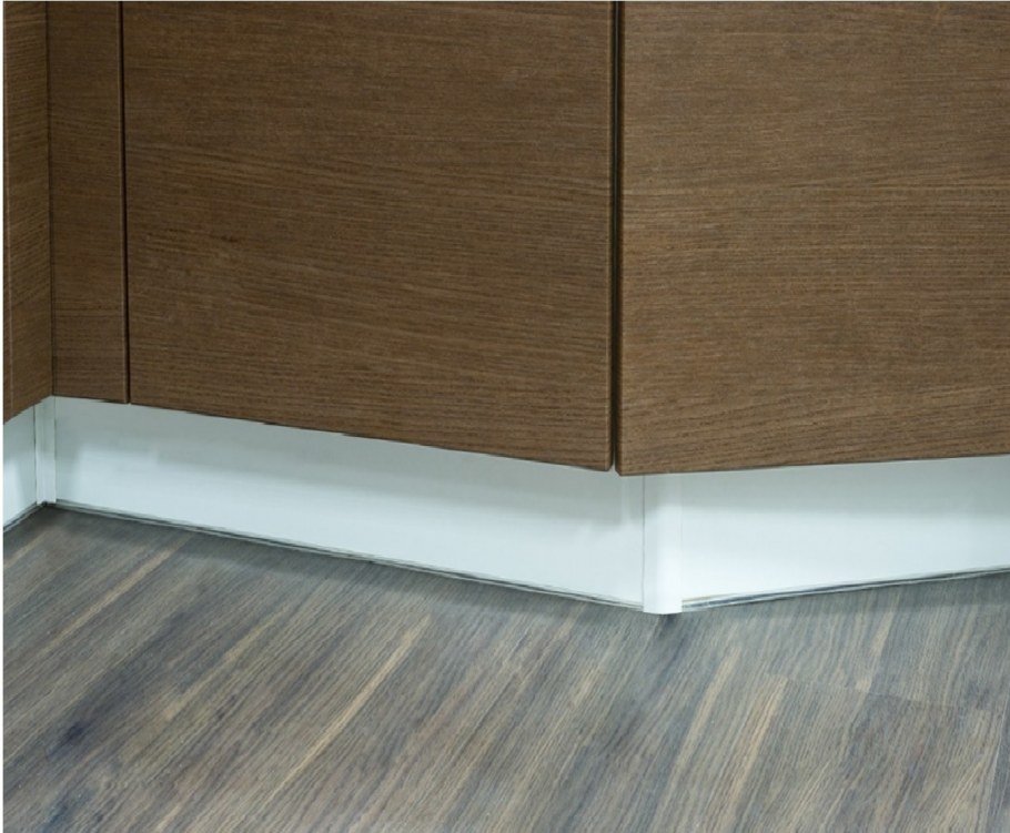 Карниз Orac Luxxus c217