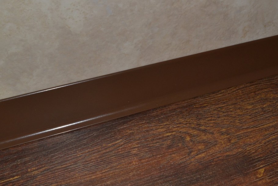 Плинтус алюминиевый 80 мм