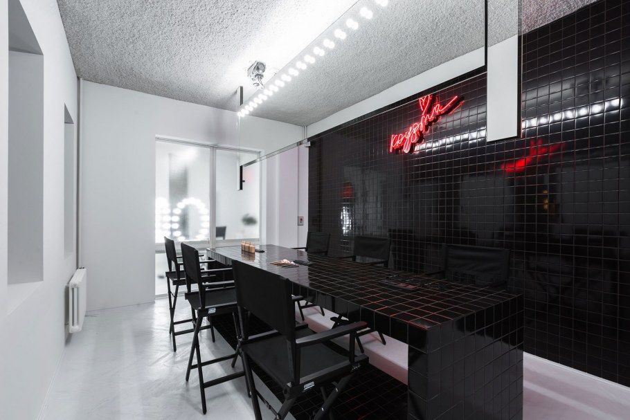 Студия макияжа маленькая