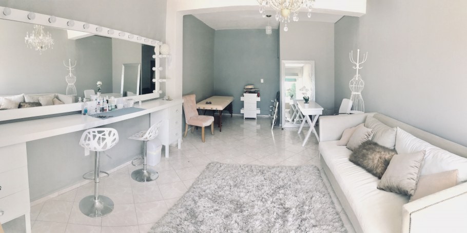 Интерьер студии макияжа в стиле Прованс