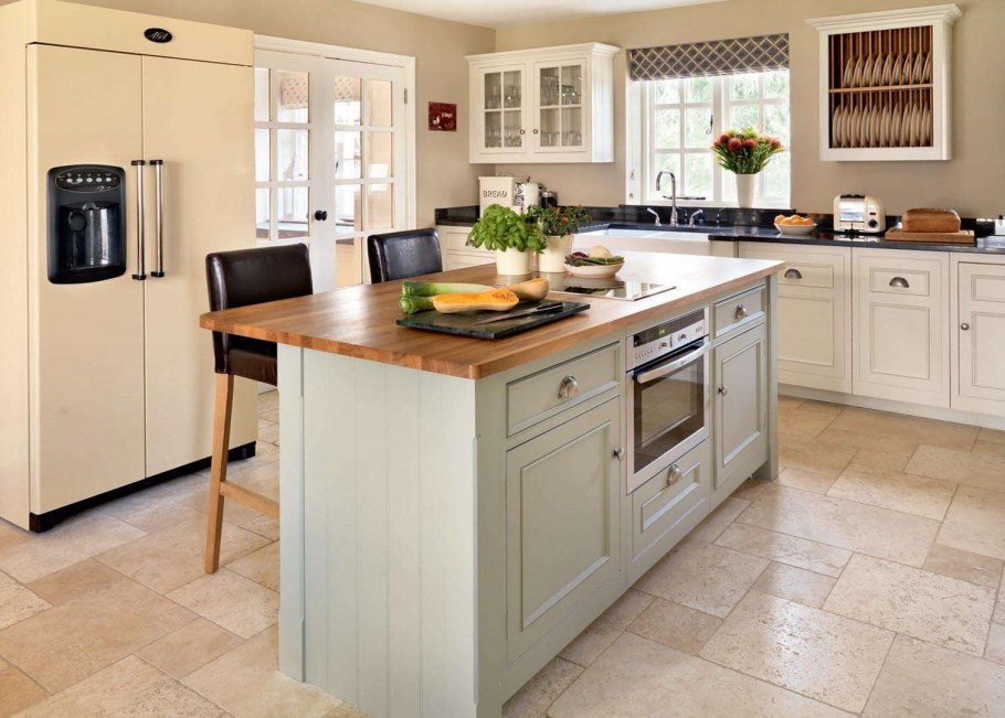 Кухонный остров с плитой