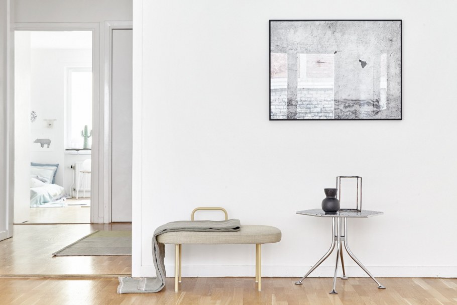 Интерьер с пустой стеной