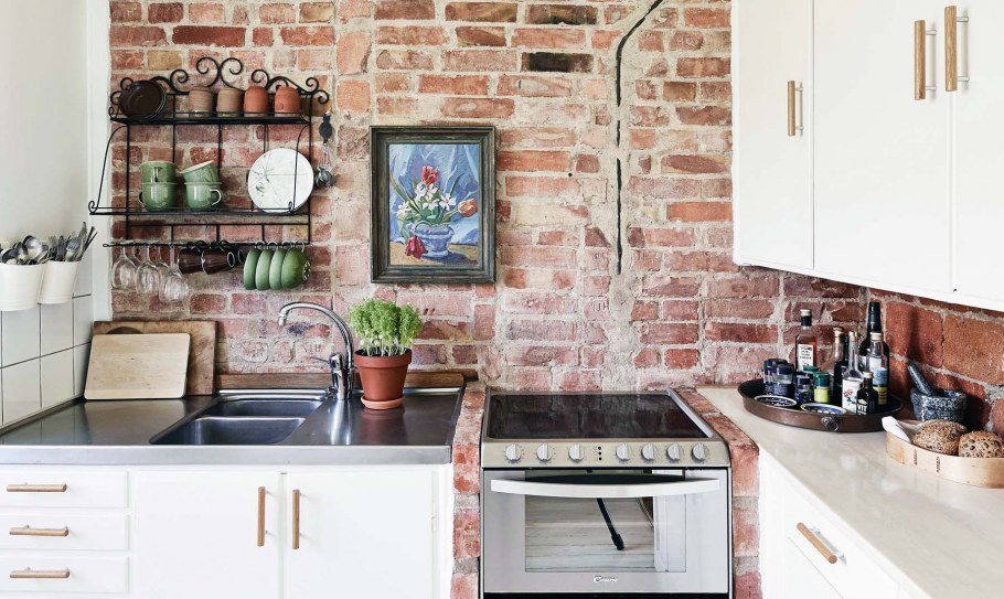 Кирпичная кладка на кухне