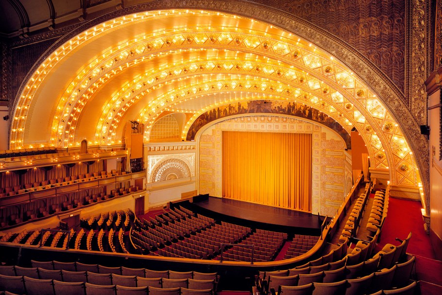 Театр Чикаго (Chicago Theatre)