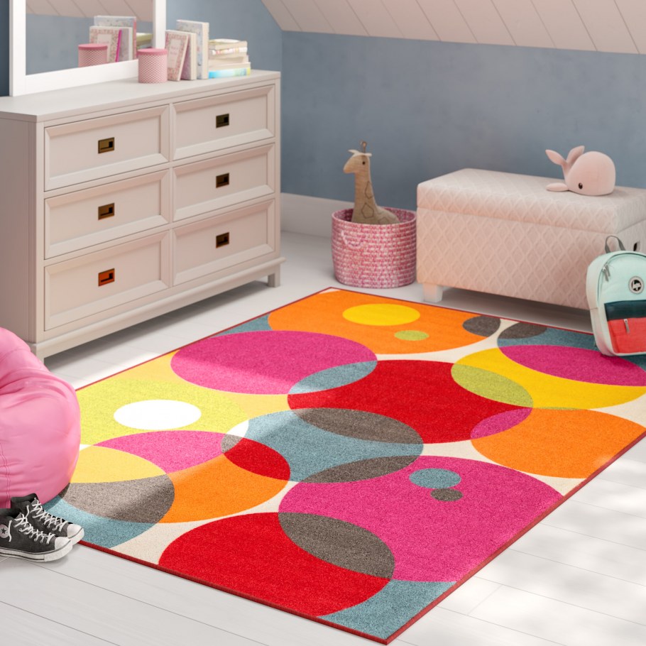 Розовый ковер в гостиной дизайн