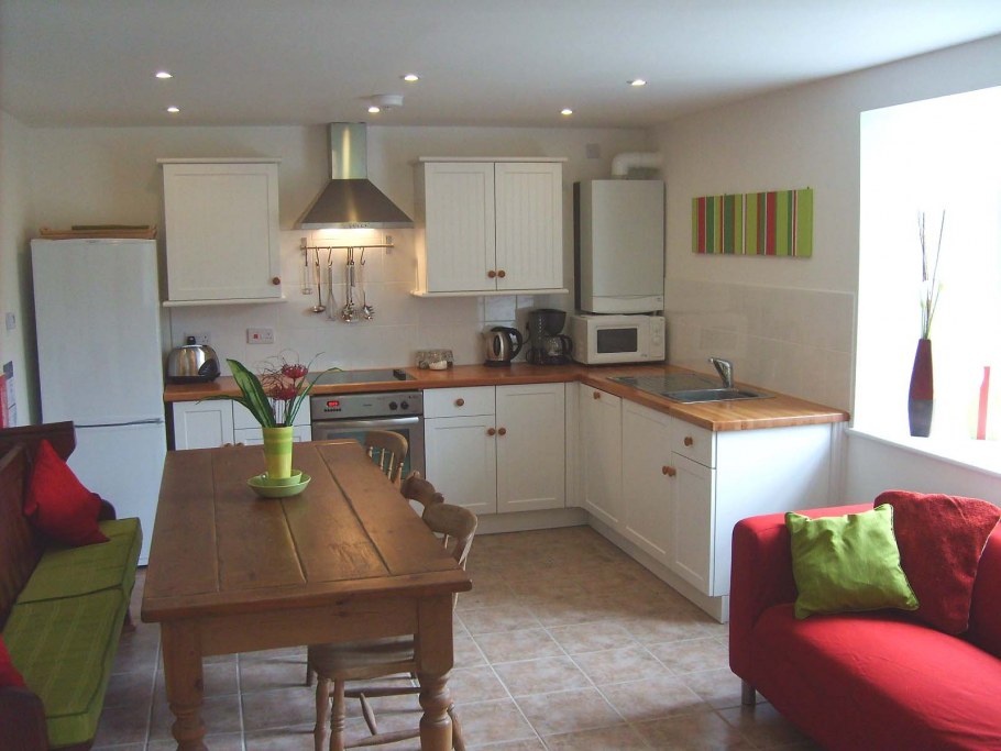 Кухня в частном доме с газовым котлом