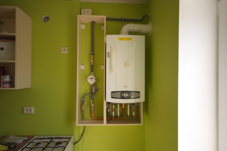 Газовый котел бакси на кухне в интерьере