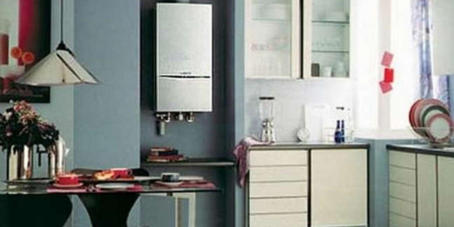 Настенный газовый котел двухконтурный на кухне
