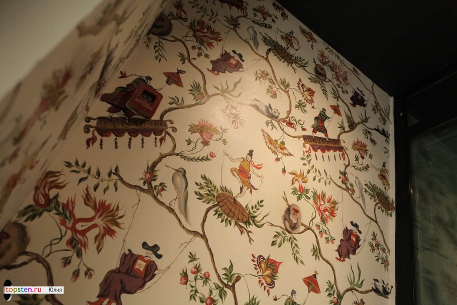 Восточные рисунки на стенах