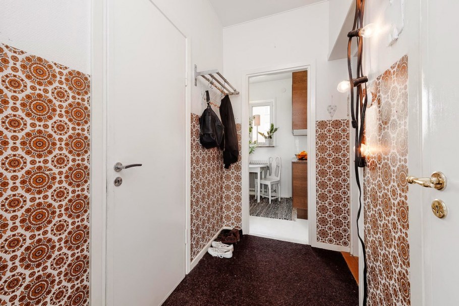 Комбинирование обоев в коридоре