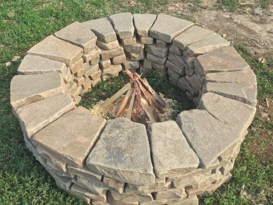 Кострище из камня