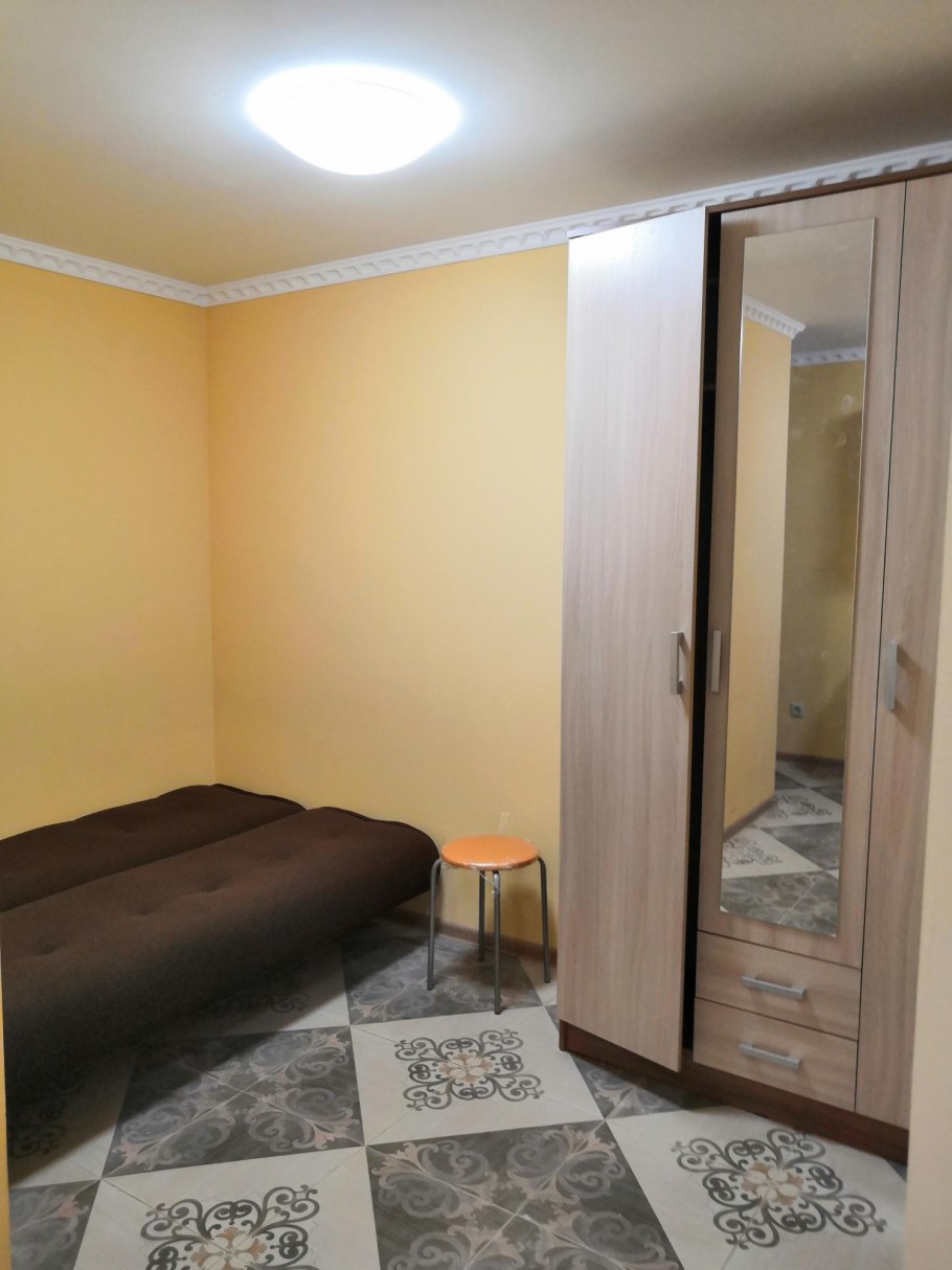 Двухкомнатная с мебелью шкафом