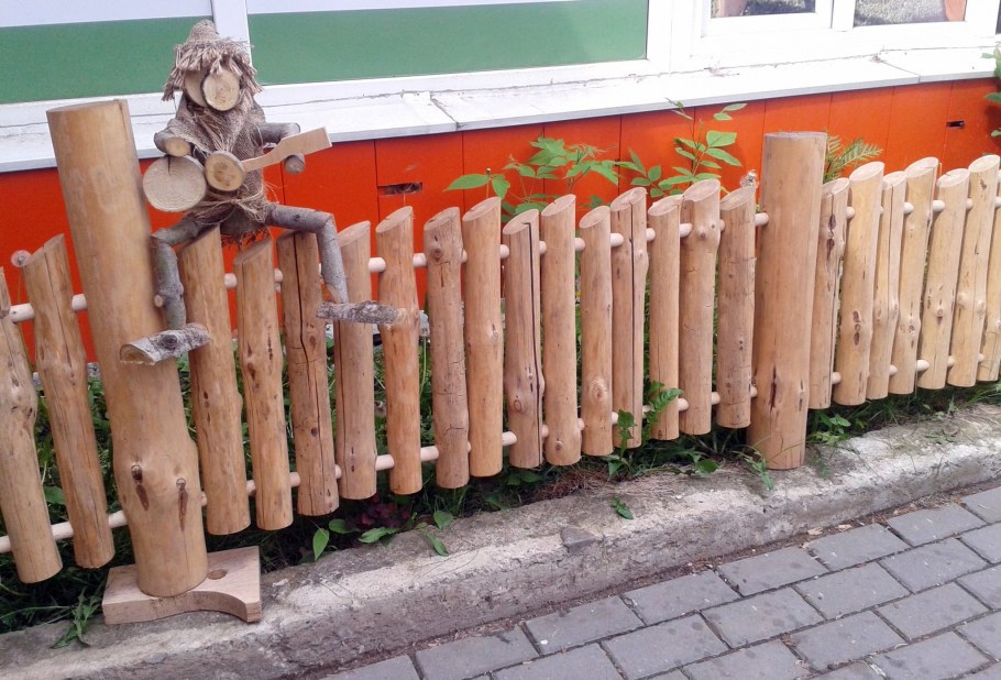 Забор деревянный вертикальный