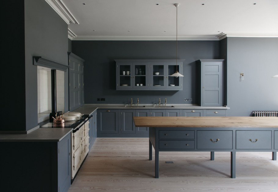 Бело голубая кухня