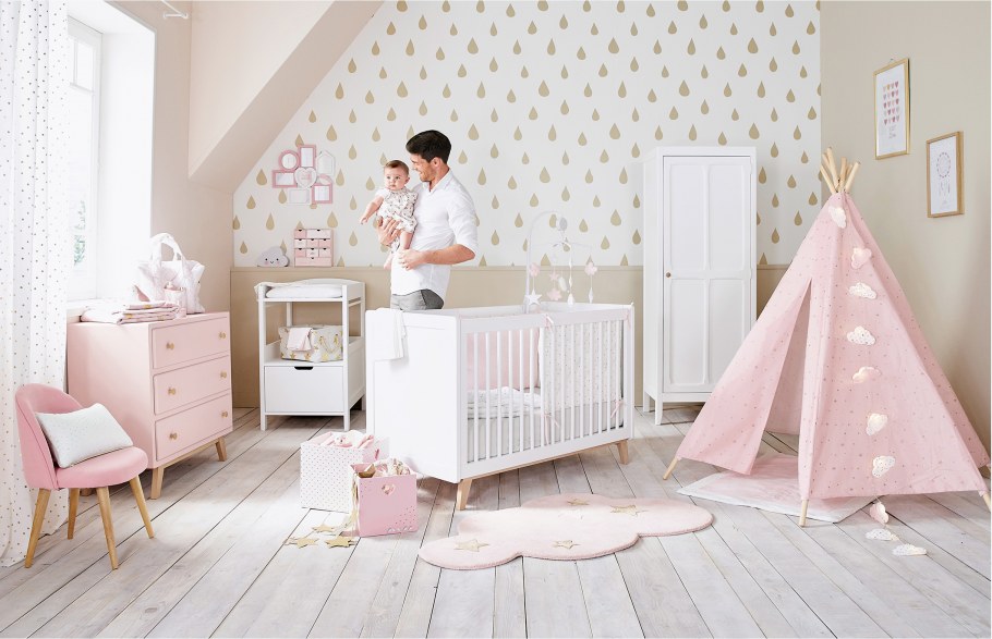 Детская для девочки в пастельных тонах