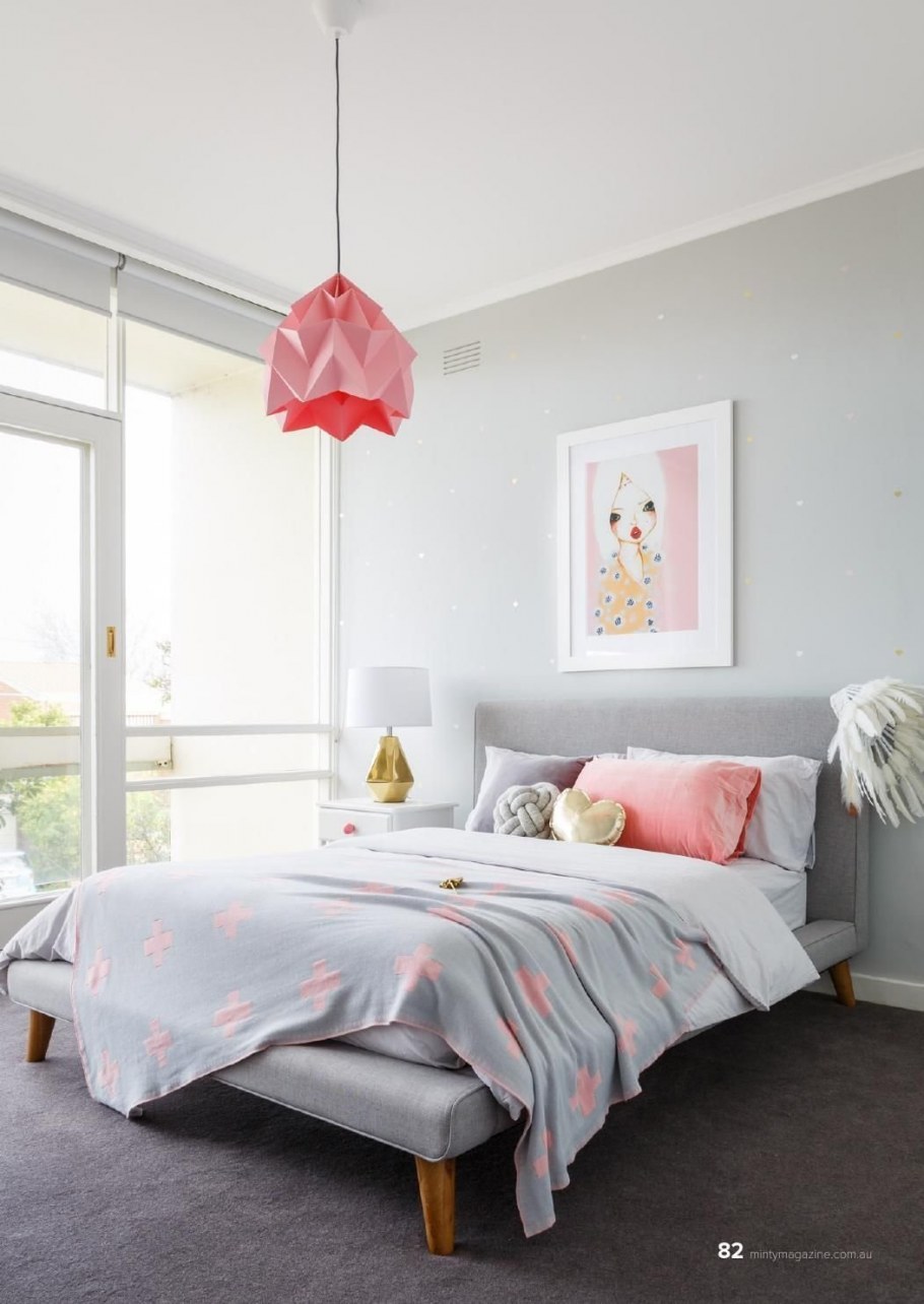 Спальня в пастельных тонах