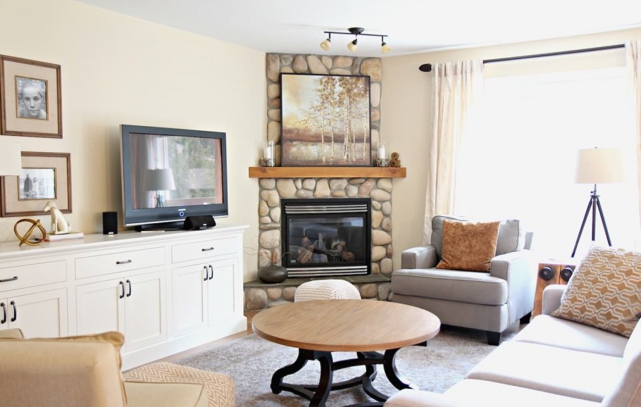 Комната с камином