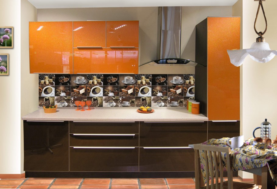 Кухня оранжевая с коричневым