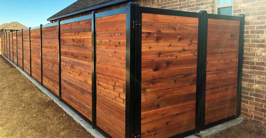 Сплошной забор из досок