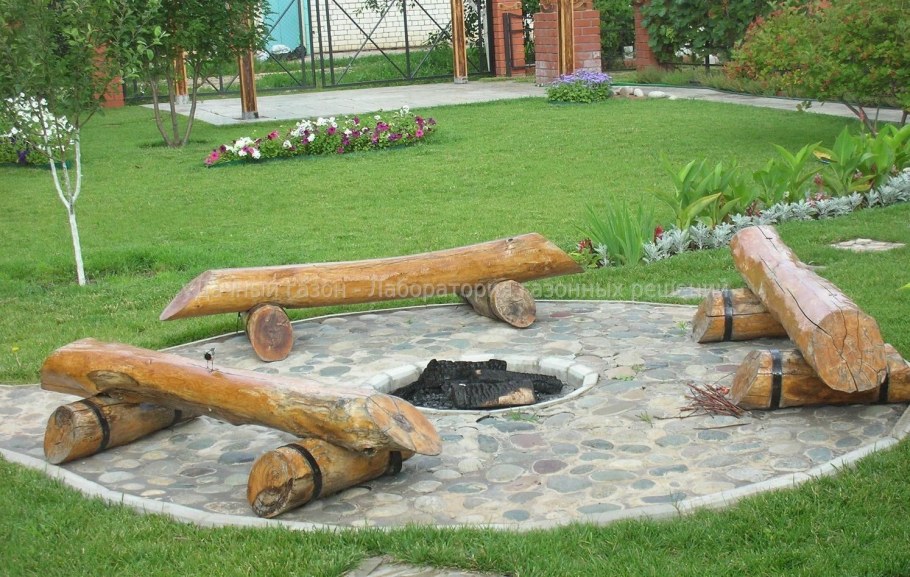 Зона костровища на даче